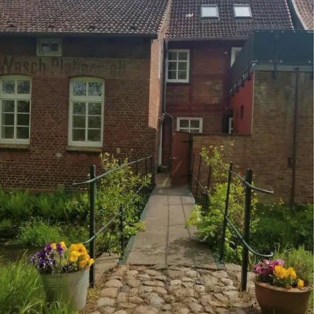 Alte Waescherei- Idyllische Nostalgie Am Elberadweg *